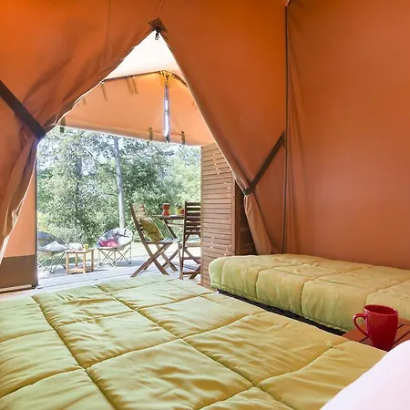 Camping Les Bastets 4*