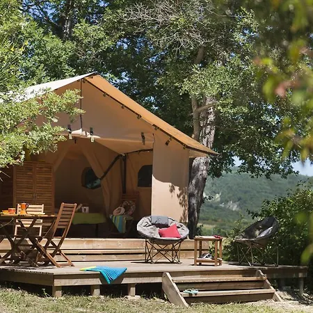 Camping Les Bastets 4*
