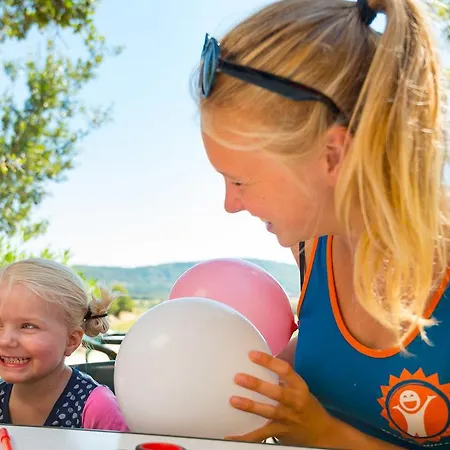 Camping Camping Les Bastets 4*